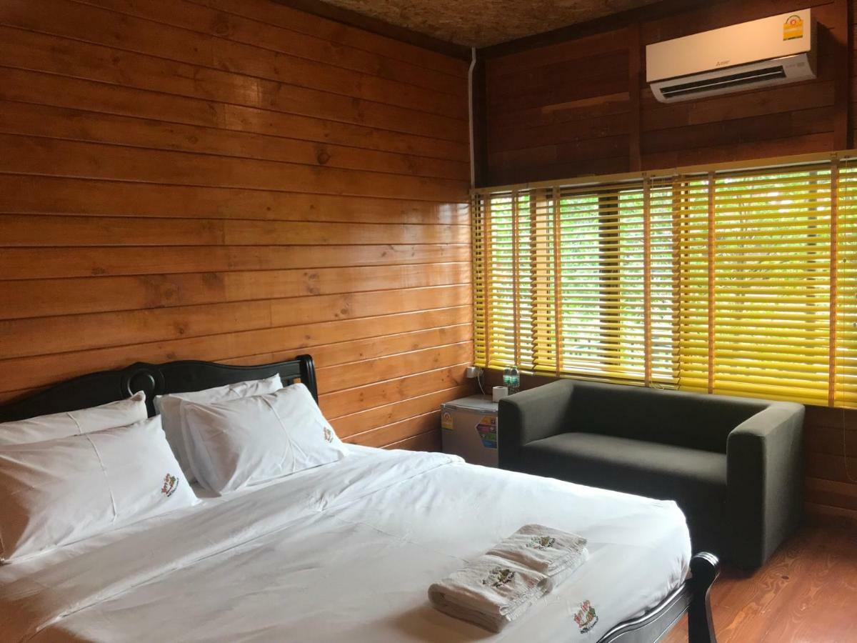 Nung Ni Bang Khon Thi Resort Amphawa Ngoại thất bức ảnh